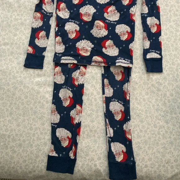 🎅🏻Santa Claus Kids Pajamas - Blue
Size:10 - Picture 3 of 9